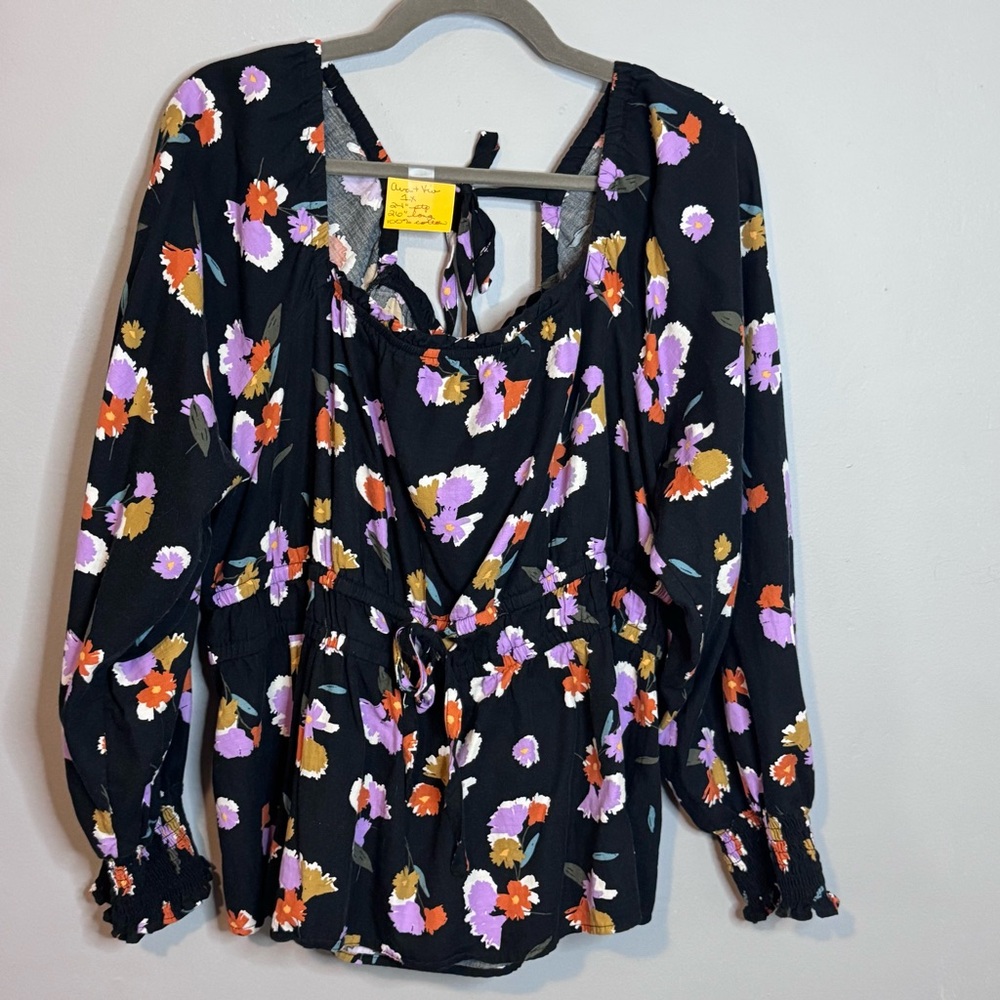 Ava & Viv Black Blouse with Floral Pattern